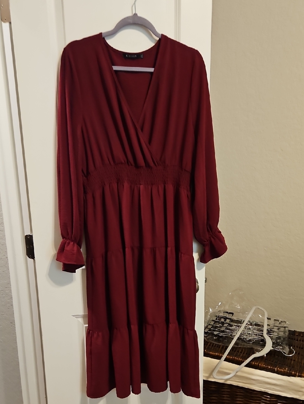 Women's Burgundy Long-Sleeve Tiered Midi Dress